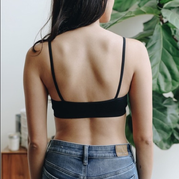 Black Crisscross Strappy Bralette - Picture 3 of 3